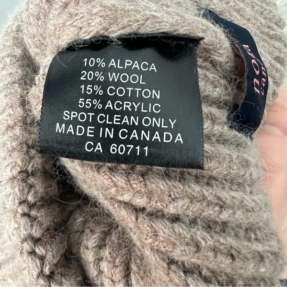 Norla Canada Alpaca Wool Pom Beanie